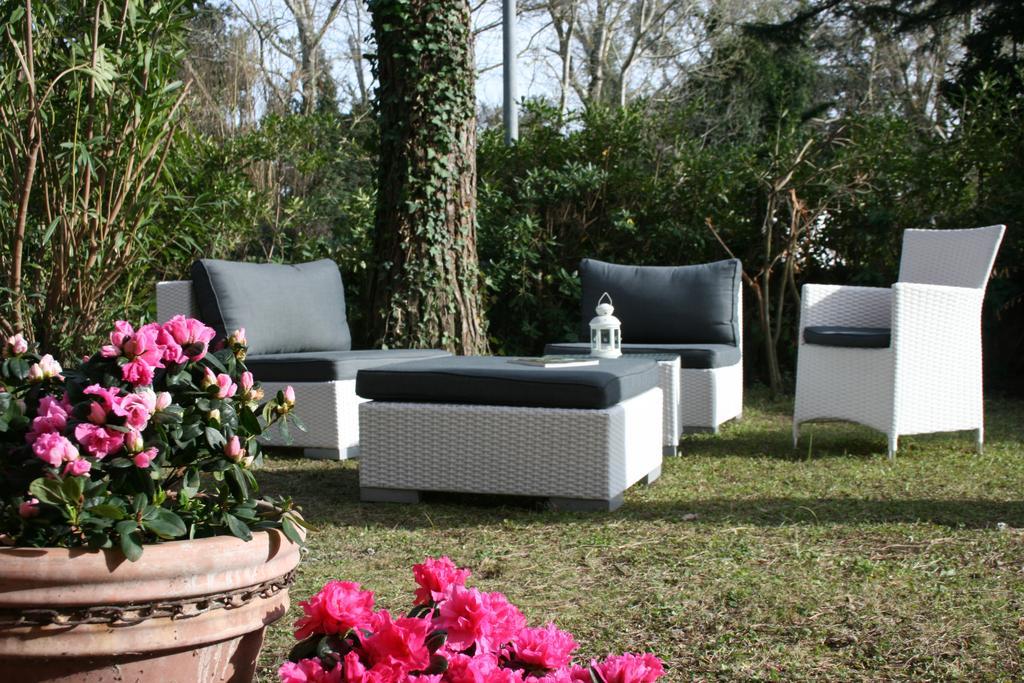 Splash House Tirrenia Bagian luar foto