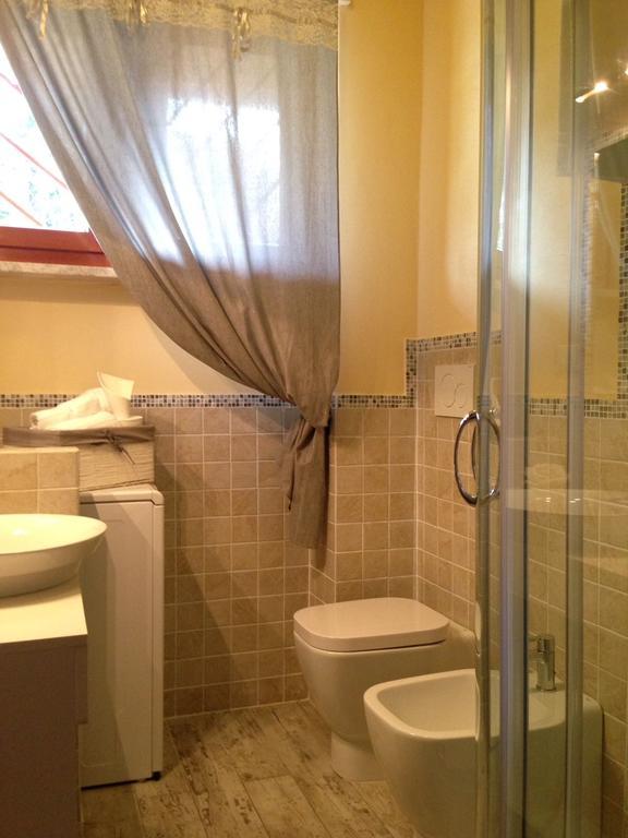 Splash House Tirrenia Bagian luar foto